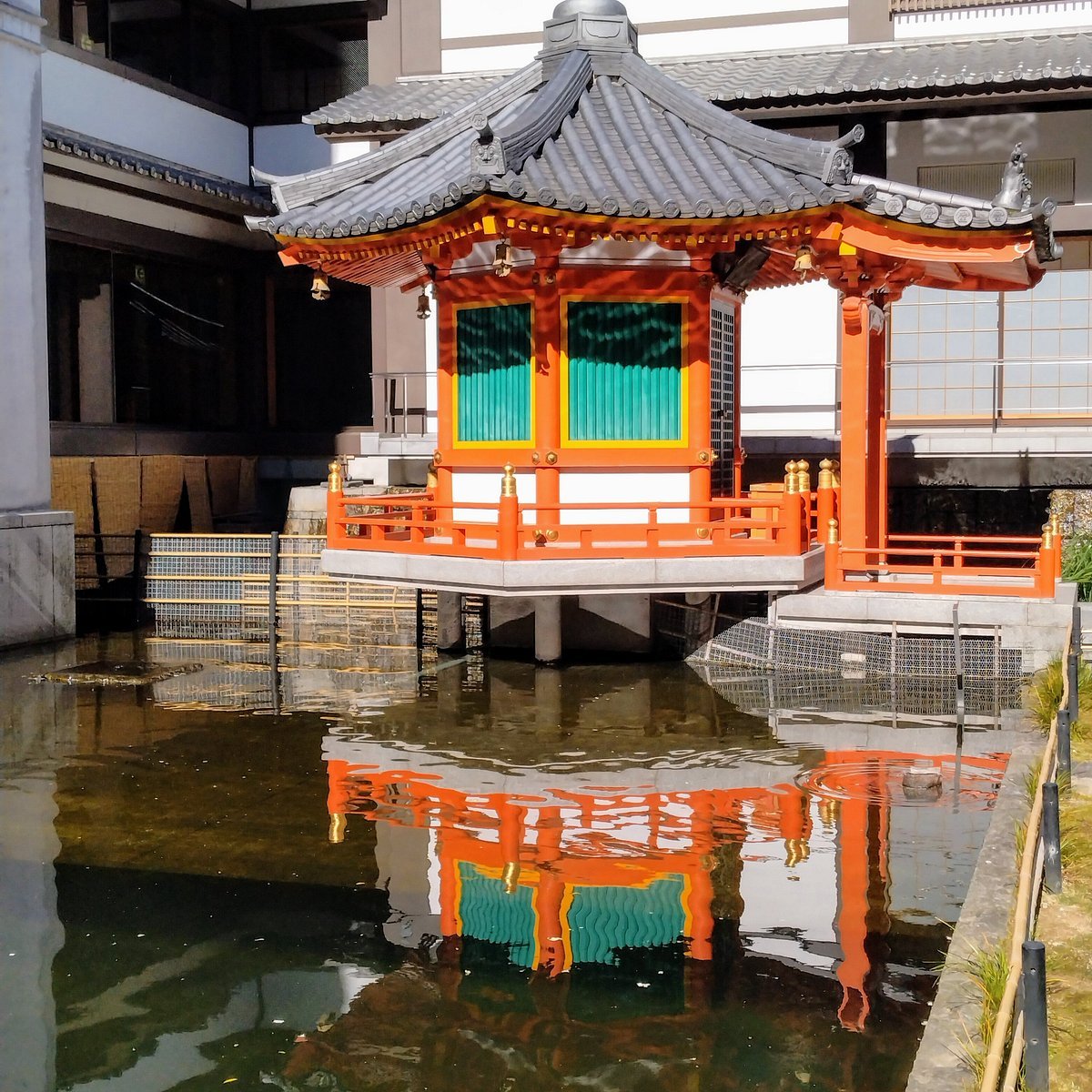 ⛩️ 조라쿠지 육각당 이나리 대명신 (조라쿠지 롯카쿠도 이나리 다이묘진) 이미지 4